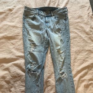 American Eagle light wash distressed skinny Jean